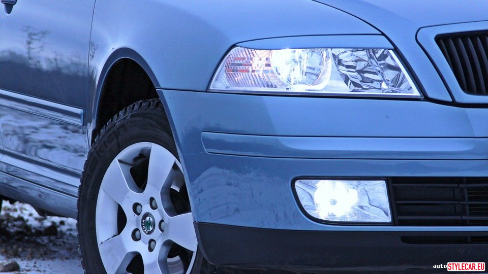 Eyelashes On Headlights [Sk10At2122Bsm] For Škoda Octavia (A5) 