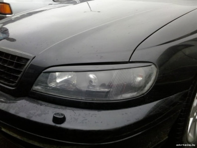 Eyelashes on headlights OP10AT1437JN