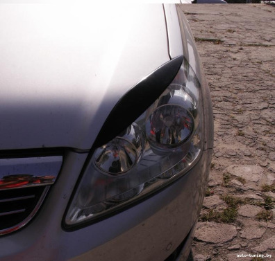 Eyelashes on headlights OP10AT1559JN