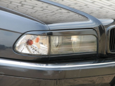 Eyelashes on headlights BM10AT0990JN