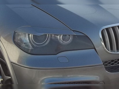 Eyelashes on headlights BM10AT2649JN